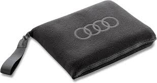 2-in-1 fleece blanket